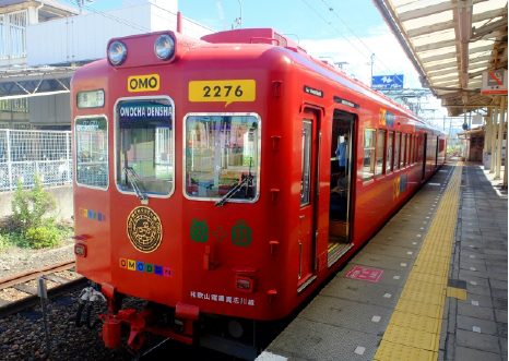 Calling all railway fans! Ride on Wakayama's wrapped trains!