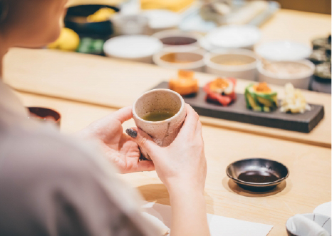 お寿司屋さんで熱いお茶が提供される理由